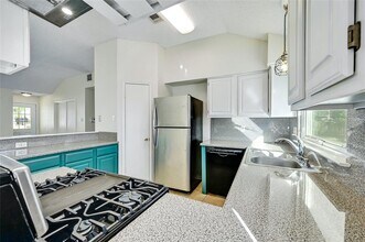 2504 Spring Wagon Ln in Austin, TX - Building Photo - Building Photo