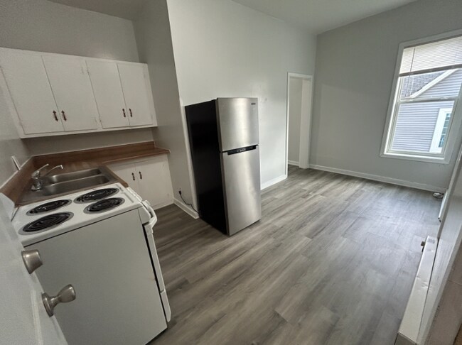 416 Main Ave N-Unit -4 in Thief River Falls, MN - Building Photo - Building Photo