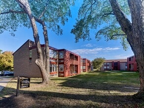 North Crossing in Willow Grove, PA - Building Photo - Building Photo