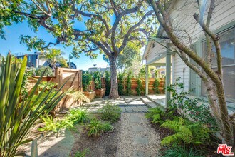 1548 Cabrillo Ave in Los Angeles, CA - Building Photo - Building Photo