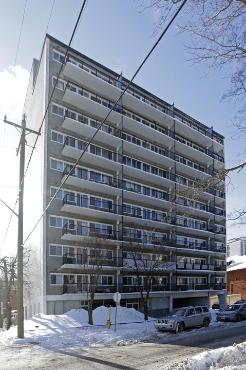 Inverlea Apartments in Ottawa, ON - Building Photo