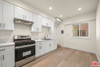 212 S Reeves Dr in Beverly Hills, CA - Building Photo - Building Photo