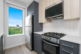 650 N May St in Chicago, IL - Building Photo - Building Photo
