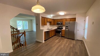 8717 Castlerock Ct in Laurel, MD - Building Photo - Building Photo