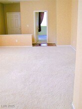 2271 Surrey Meadows Ave in Henderson, NV - Foto de edificio - Building Photo