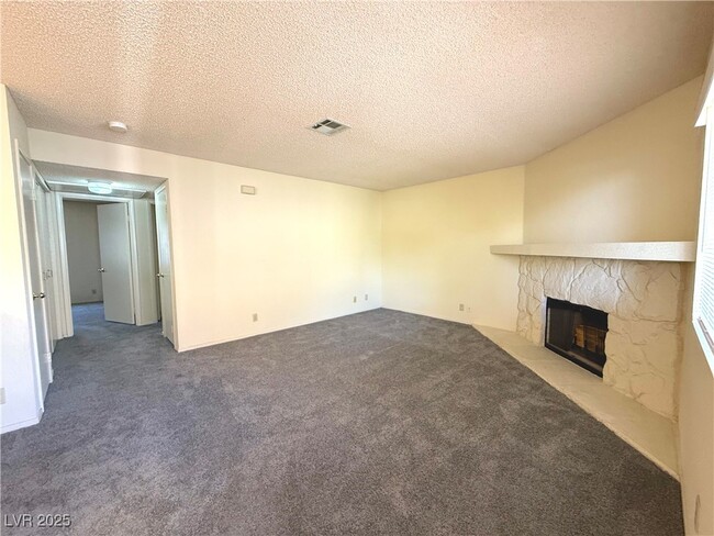 7961 Lions Rock Way in Las Vegas, NV - Building Photo - Building Photo