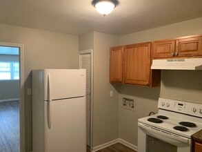 1073-1075 Wisteria Dr SW in Mableton, GA - Foto de edificio - Building Photo