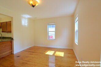 5 Smythe St, Unit 2 in Brookline, MA - Foto de edificio - Building Photo