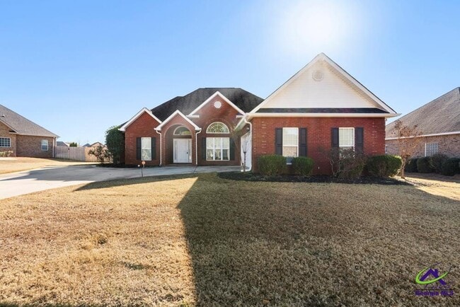 601 Huntwood Ln