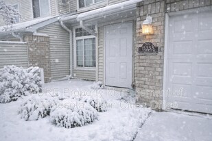 15333 Greenhaven Ln in Burnsville, MN - Building Photo