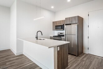 55 Washington St in East Orange, NJ - Foto de edificio - Building Photo