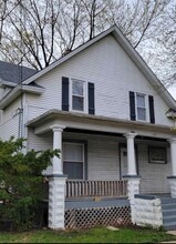 810 10th St in Rockford, IL - Foto de edificio - Building Photo