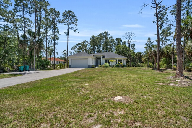 3262 10th Ave SE in Naples, FL - Building Photo - Building Photo