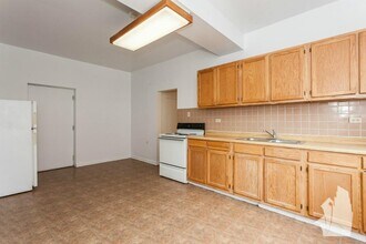 2219 N Kedzie Blvd, Unit 3r in Chicago, IL - Building Photo - Building Photo