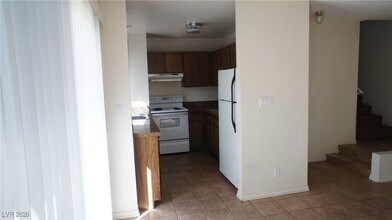 5047 Spencer St in Las Vegas, NV - Building Photo - Building Photo