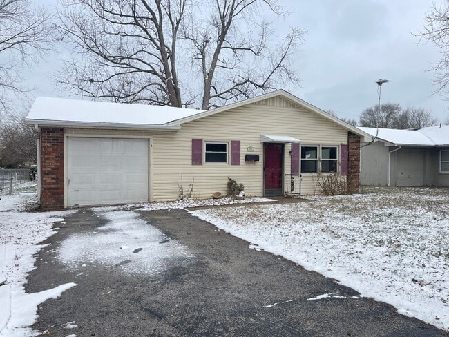 2043 S Sagamont Ave in Springfield, MO - Building Photo - Building Photo