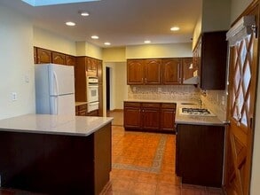 176 Caesars Ln in New Windsor, NY - Building Photo - Building Photo