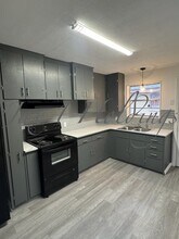 5674 Akra Ave, Unit 5674 in Jacksonville, FL - Building Photo - Building Photo