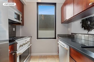 52 East End Ave in New York, NY - Building Photo - Building Photo