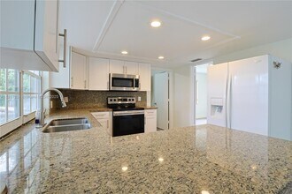 9020 NW 21st Ct in Pembroke Pines, FL - Building Photo - Building Photo