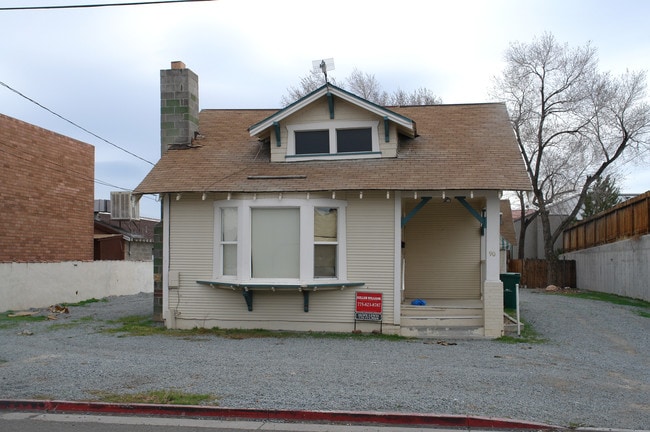 90 Walts Ln in Reno, NV - Foto de edificio - Building Photo