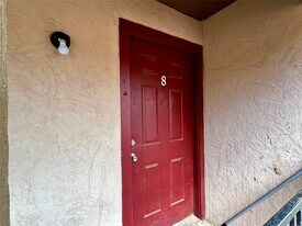 410 Bryan St, Unit 8 in Denton, TX - Building Photo