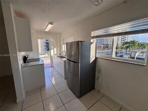 1595 NE 125th St in North Miami, FL - Building Photo - Building Photo