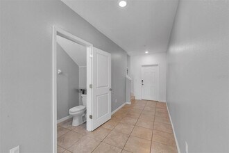 6821 Blue Moon Wy in Ruskin, FL - Building Photo - Building Photo
