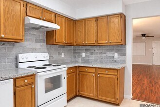 224 Ocean Dr in Baton Rouge, LA - Foto de edificio - Building Photo