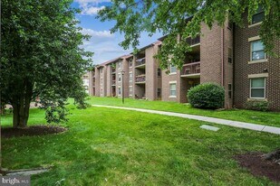 18401 Guildberry Dr, Unit 104 in Gaithersburg, MD - Building Photo