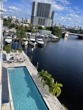 1740 NW North River Dr, Unit 127 in Miami, FL - Foto de edificio - Building Photo