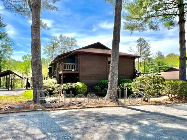 property at 530 Courtwood Ln