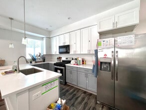 1638 N Soto St, Unit 1638 N Soto St in Los Angeles, CA - Building Photo - Building Photo