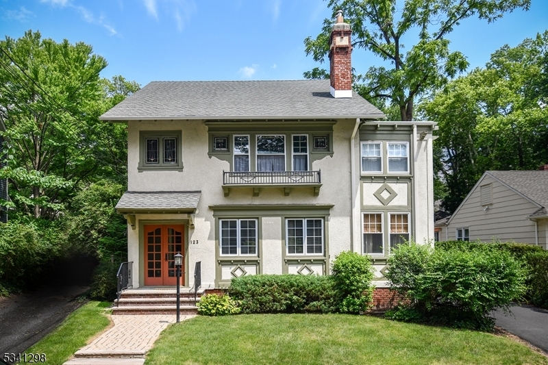 123 Baker St in Maplewood, NJ - Building Photo