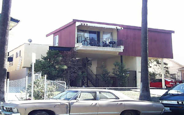 146 N Vendome St in Los Angeles, CA - Building Photo - Building Photo