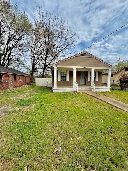 property at 1448 Menager Rd