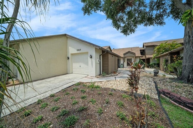 property at 1923 Bayshore Ct