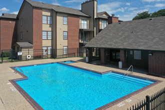 Buena Vista Estates Apartments in Dallas, TX - Building Photo - Building Photo