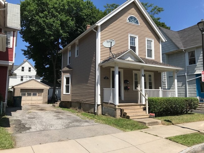 88 Asbury St in Rochester, NY - Building Photo - Building Photo