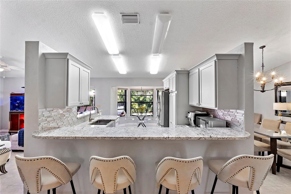 6512 NW 54th Ct in Lauderhill, FL - Building Photo