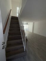 14642 Calvert St in Van Nuys, CA - Building Photo