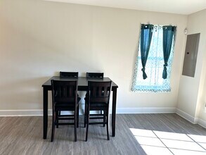 8773 Elsing Green Dr in Manassas, VA - Foto de edificio - Building Photo