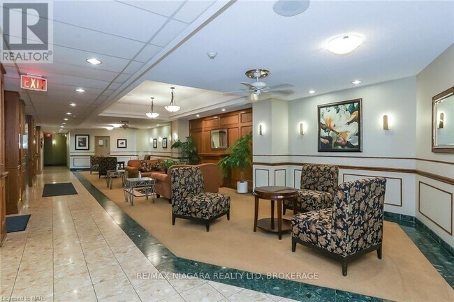 7 Gale Crescent in St Catharines, ON - Building Photo - Building Photo