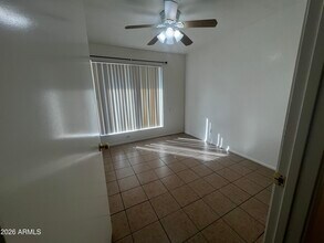 1550 W Knowles Ave in Mesa, AZ - Building Photo - Building Photo