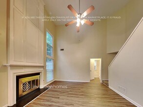 985 Wenham Ln in Lawrenceville, GA - Foto de edificio - Building Photo