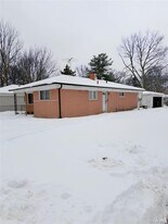21053 St Francis in Farmington Hills, MI - Building Photo