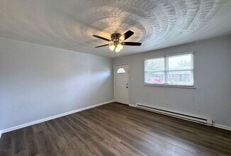 2008 Plow Ln in Chesapeake, VA - Foto de edificio - Building Photo