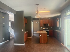 958 Ryan Ave in Clovis, CA - Building Photo - Building Photo