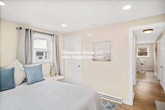 36 Meshaka St, Unit 1 in Boston, MA - Foto de edificio - Building Photo