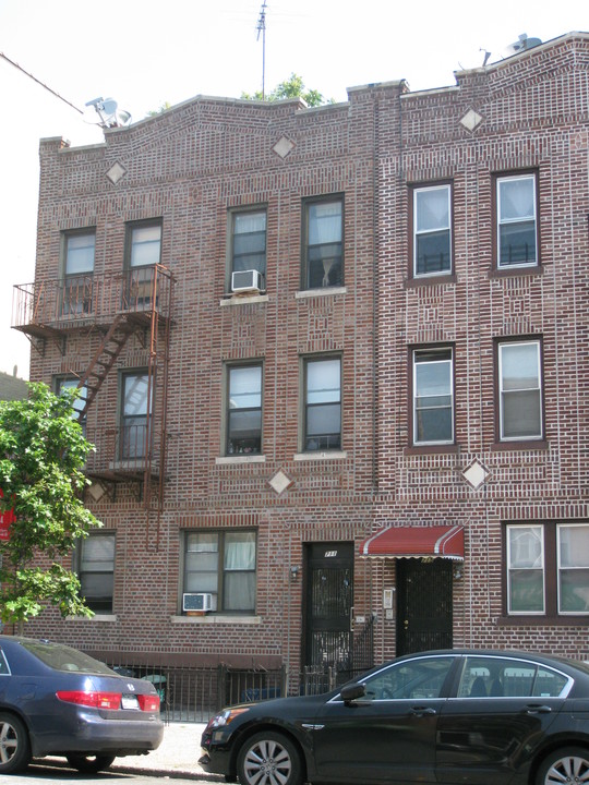 711 60th St in Brooklyn, NY - Building Photo